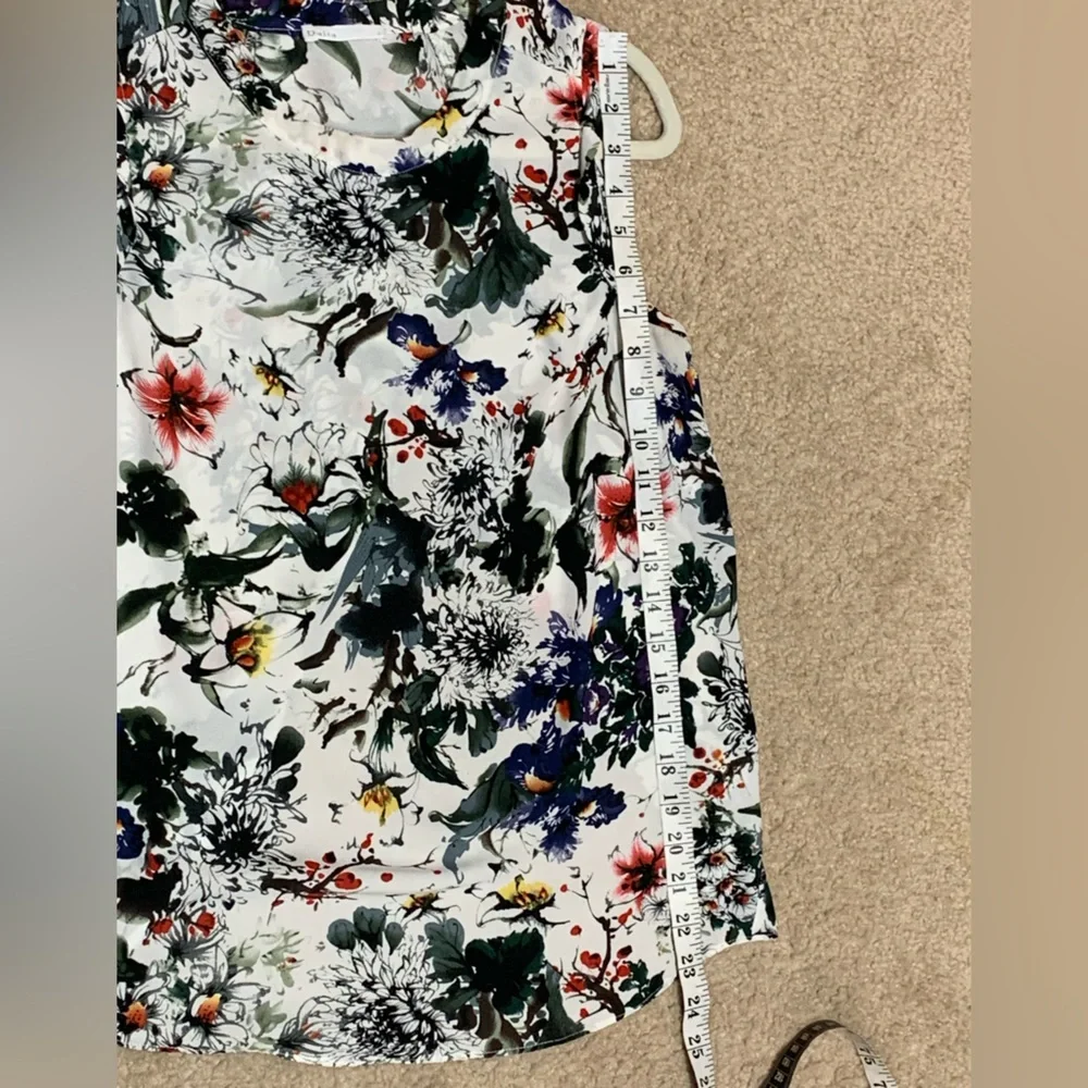 Dalia Sleeveless Floral Blouse with slit in back. - Picture 3 of 5
